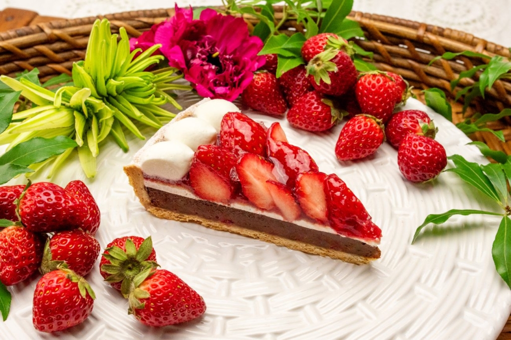 「イチゴとテリーヌショコラのタルト」ピース