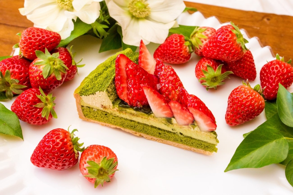 「抹茶とイチゴのタルト」ピース