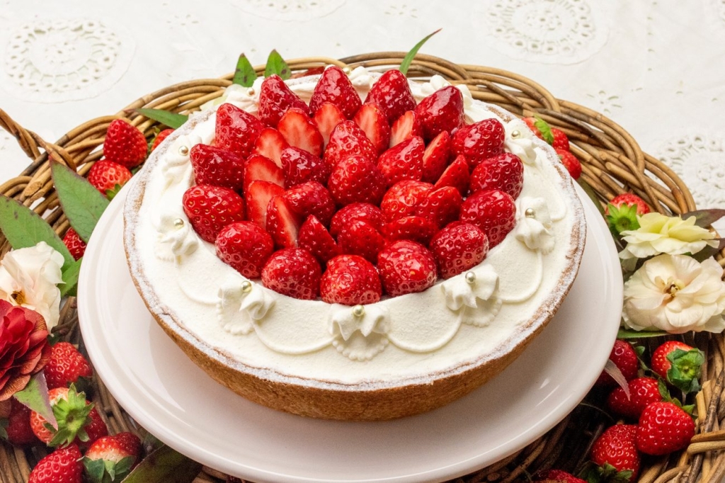 新作「イチゴミルクのタルト」ホール