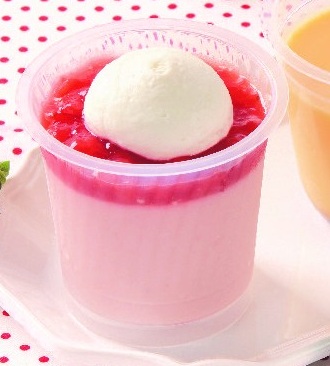 ホイップクリーム苺プリン