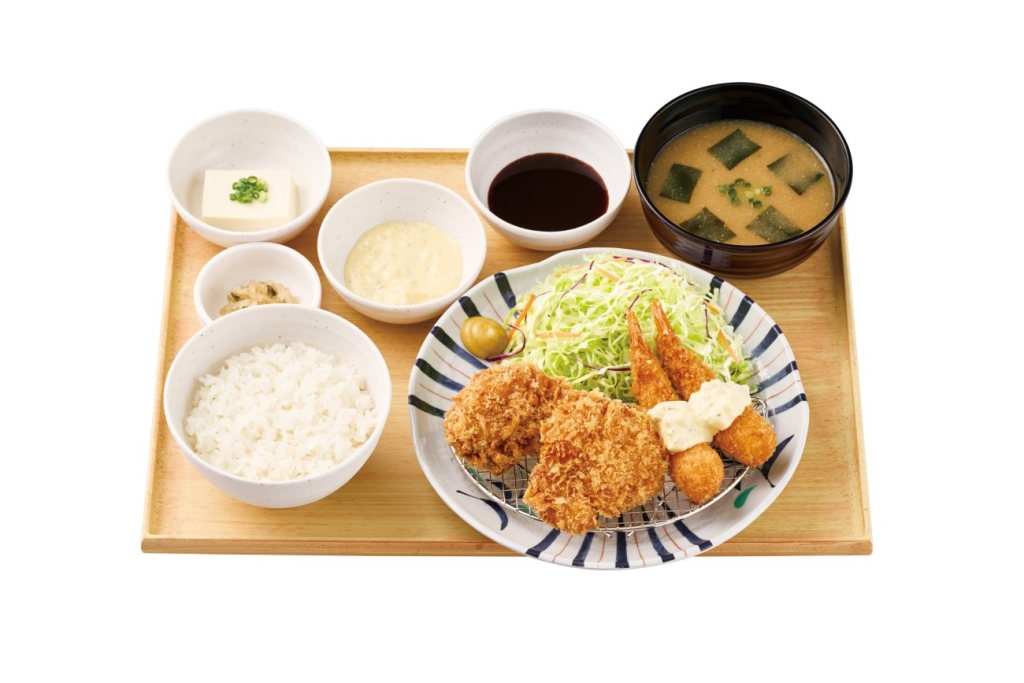 【タルタルソース付】とりカツとエビフライの定食 1,050円