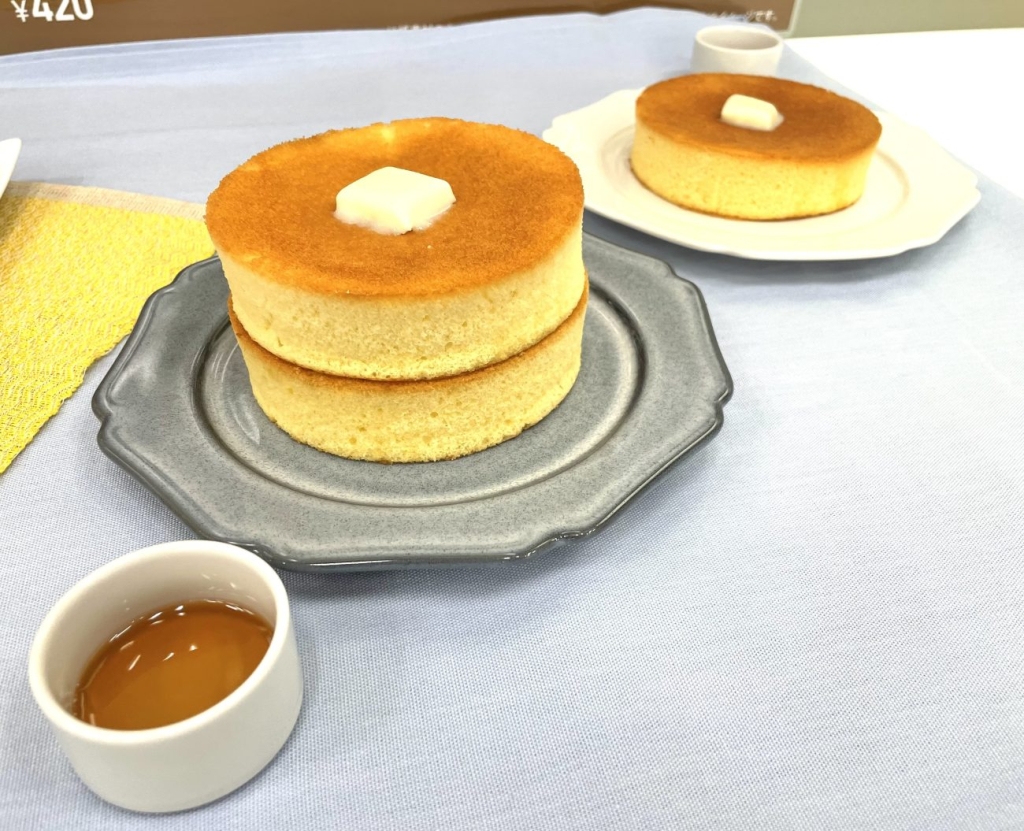 ダブル ふんわりスフレパンケーキ ＜メープルシロップ＞