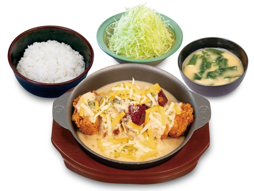 シュクメルリチキンかつ定食