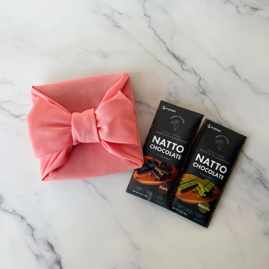 繰り返し使える風呂敷に包んでお届け