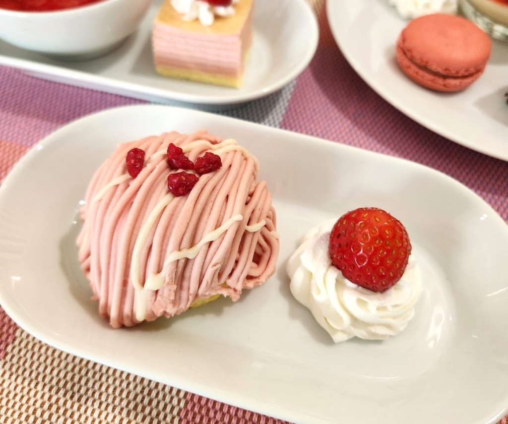 ストロベリーモンブラン(490円)