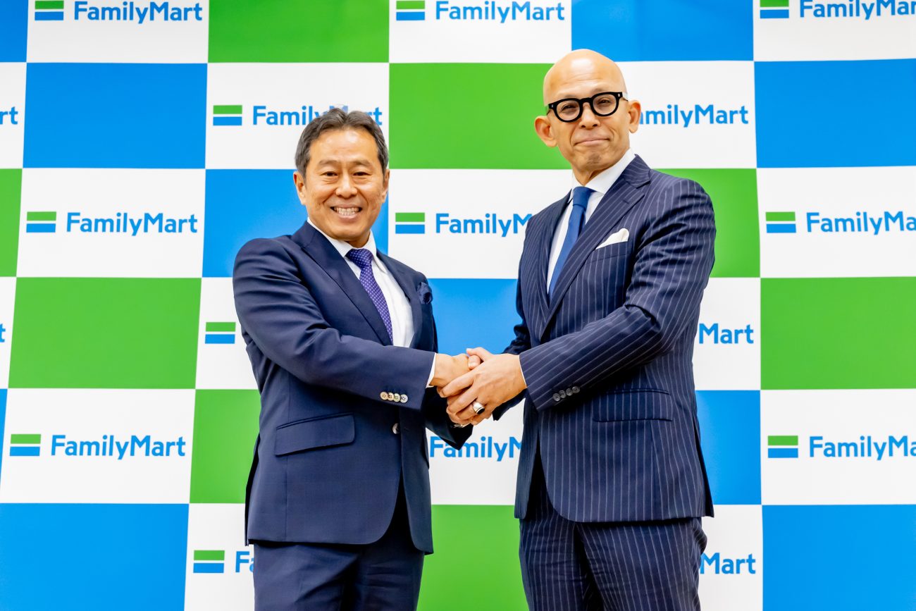 ファミリーマート社長交代　新社長小谷氏（左）と細見氏（右）