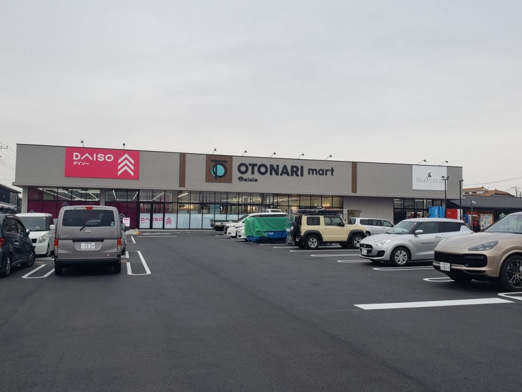 群馬・伊勢崎市内にオープンした「オトナリマート」1号店