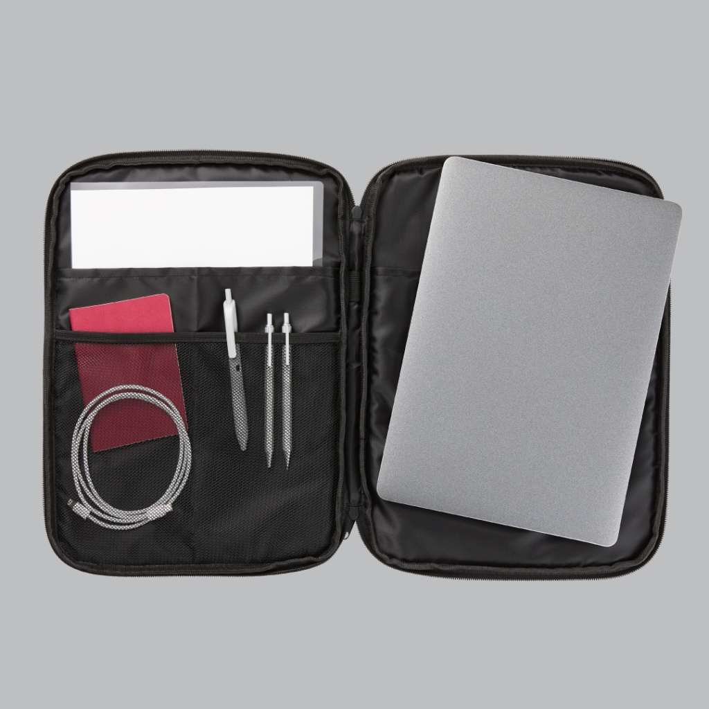 黒ねこA4マルチケース 収納例