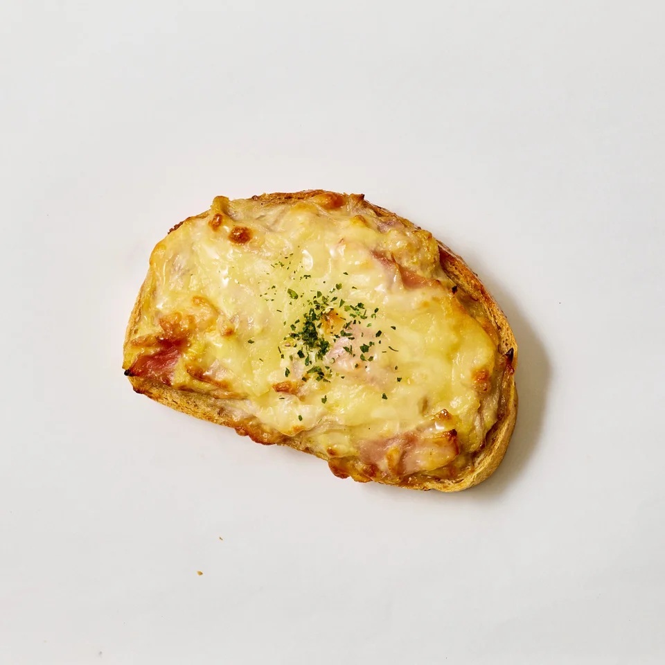 フランス「タルティーヌ ベーコン&オニオン」