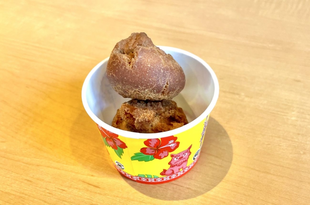 揚げたてサーターアンダギー