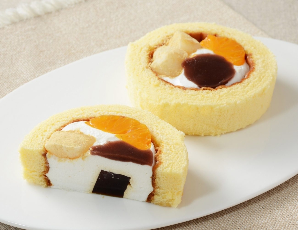 Uchi Café クリームあんみつ風プレミアムロールケーキ