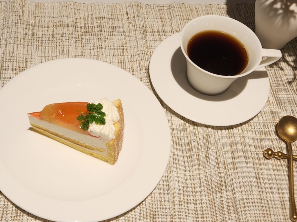 体験会ではコーヒーの比較試飲とペアリングを実施