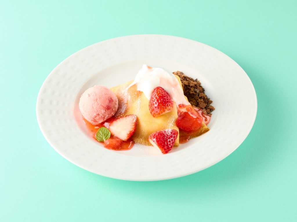 いちごのクレープ～ホイップ&カスタード～ 715円