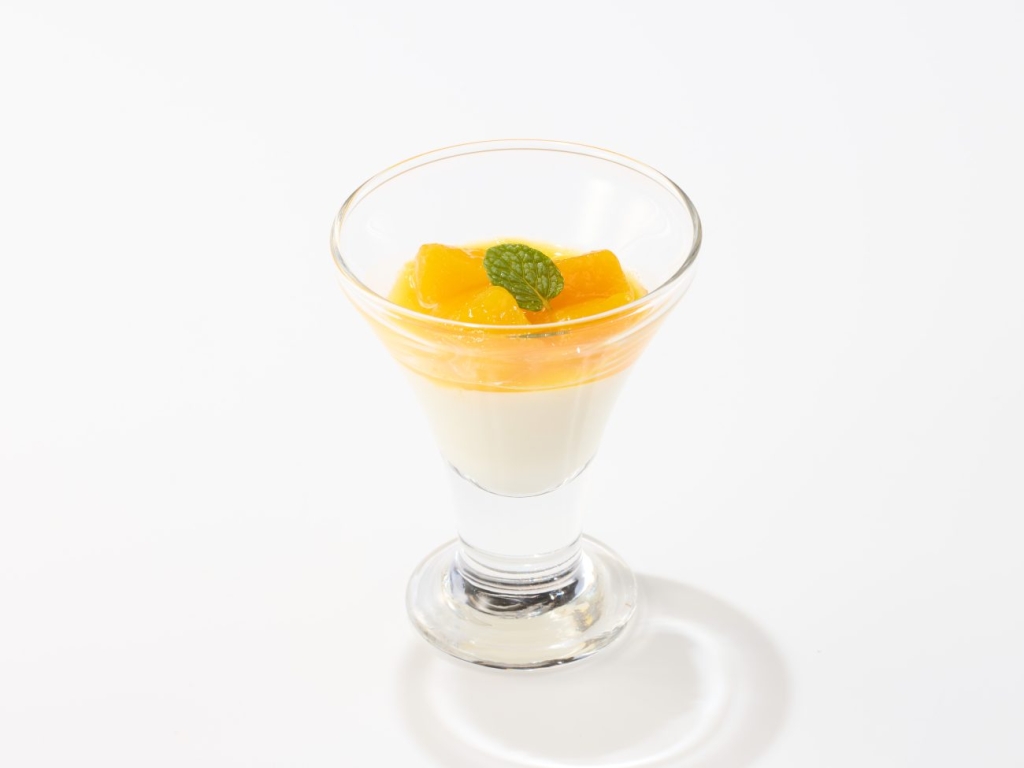「マンゴーの杏仁豆腐」319円