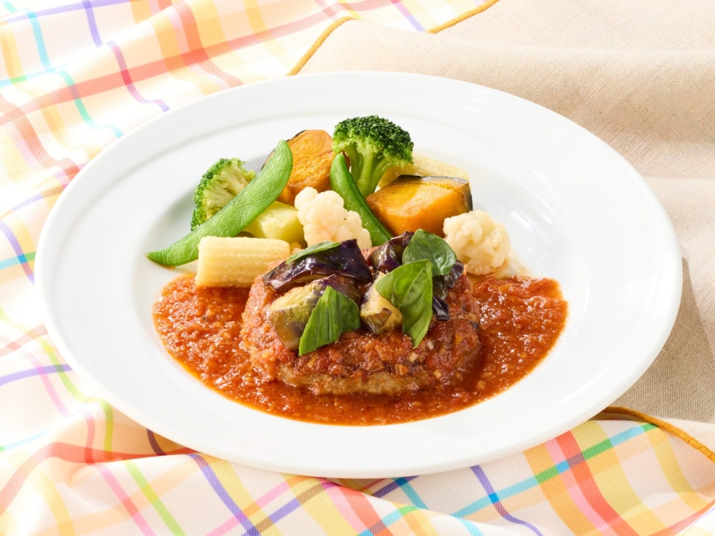 「揚げなすとバジルのガーリックトマトハンバーグ」1,045円