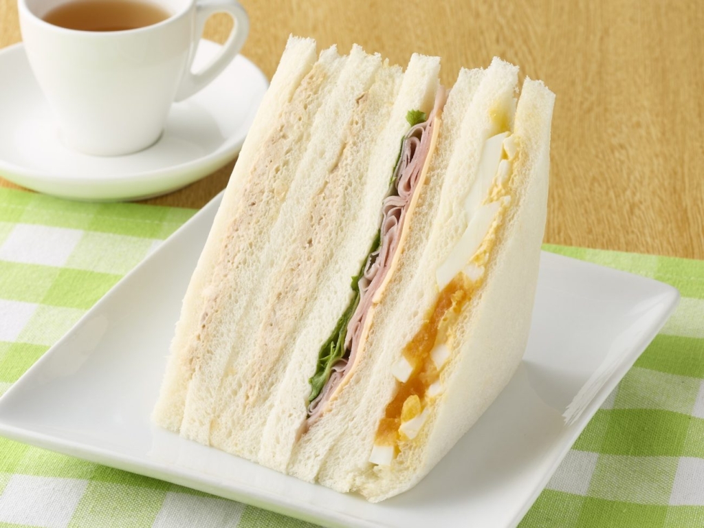 【ツナサンドを1層増量】3種のミックスサンド