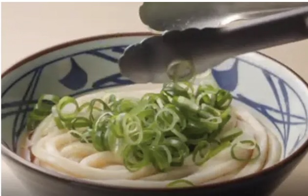 天ぷらや全8種の無料薬味とトッピングで自分好に