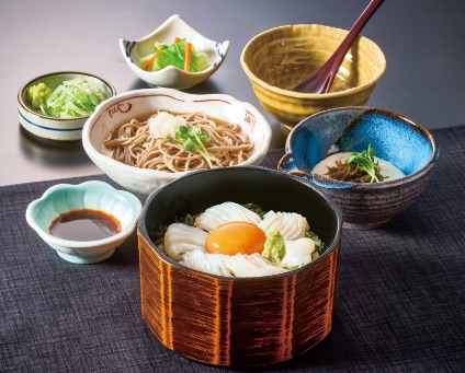 “北海道産するめいか“いか丼セット