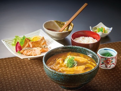 夕張カレーそば　鮭ザンギセット