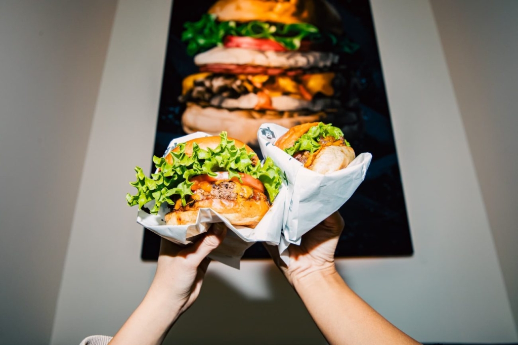 SHOGUN BURGERは日本・海外含め11店舗展開している