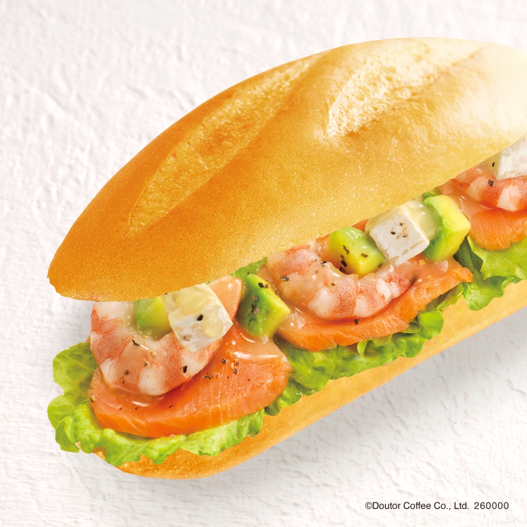 カマンベールinミラノサンドB　スモークサーモン・エビ・アボカド