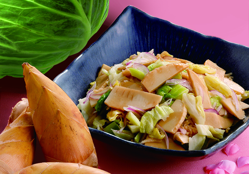 やわらか春キャベツと春を告げる筍のサラダ