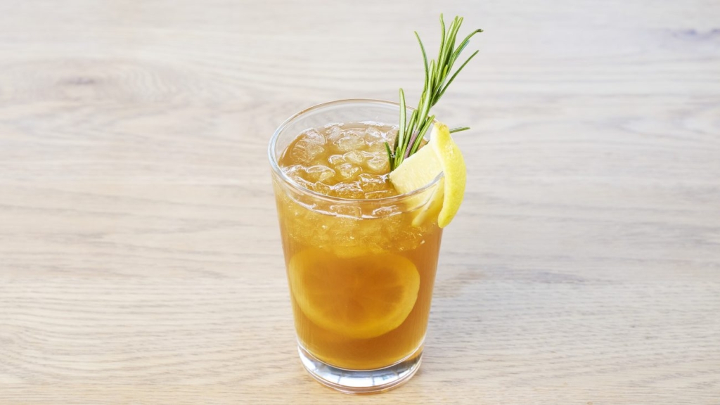 原宿と三宮の直営店で提供される「ネスカフェ クーラー レモンリフレッシュ」