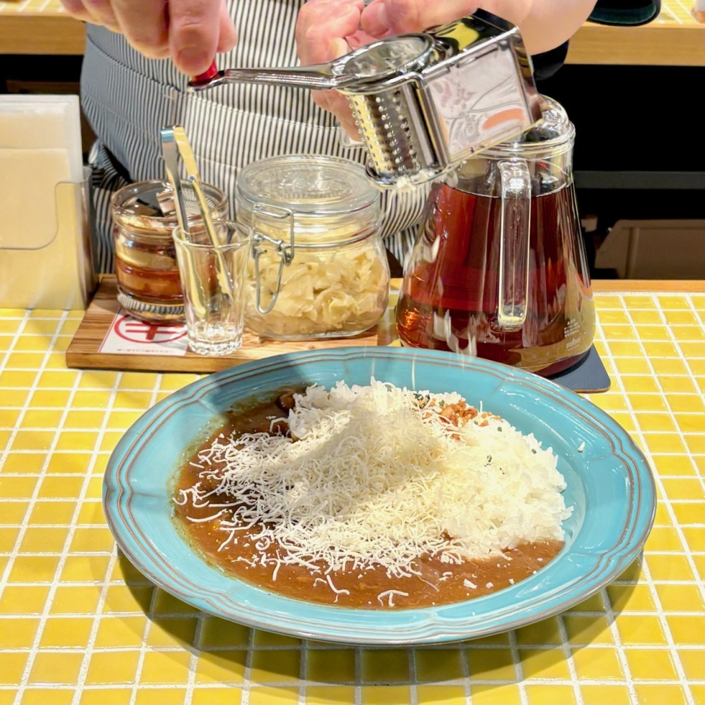 シュレッドチーズを自分でかけて完成