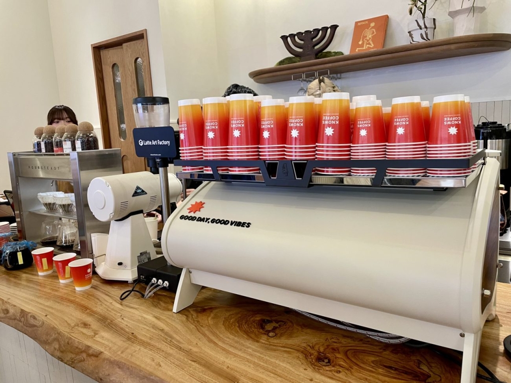 希少な「ハワイコナ100％」のコーヒーを2つの製法で提供