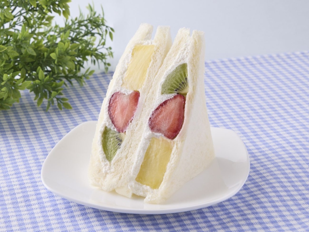 3種のフルーツサンド 税込429.84円