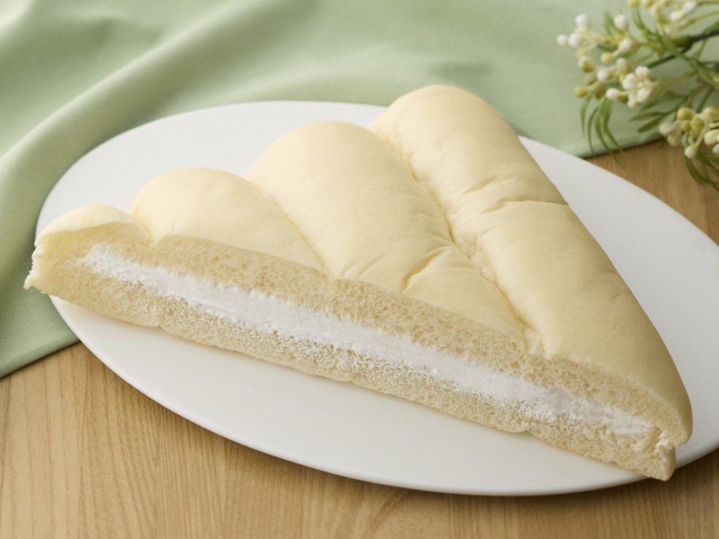 ふんわり三角サンド(ミルク) 税込159.84円