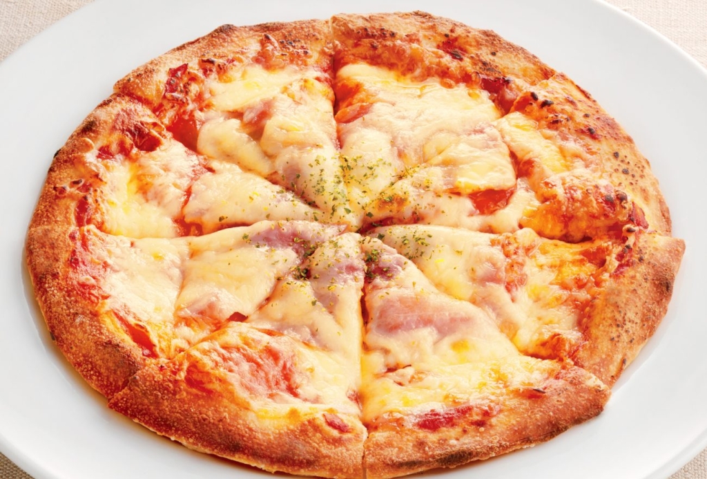 ジョイフル薪窯ベーコンピザ