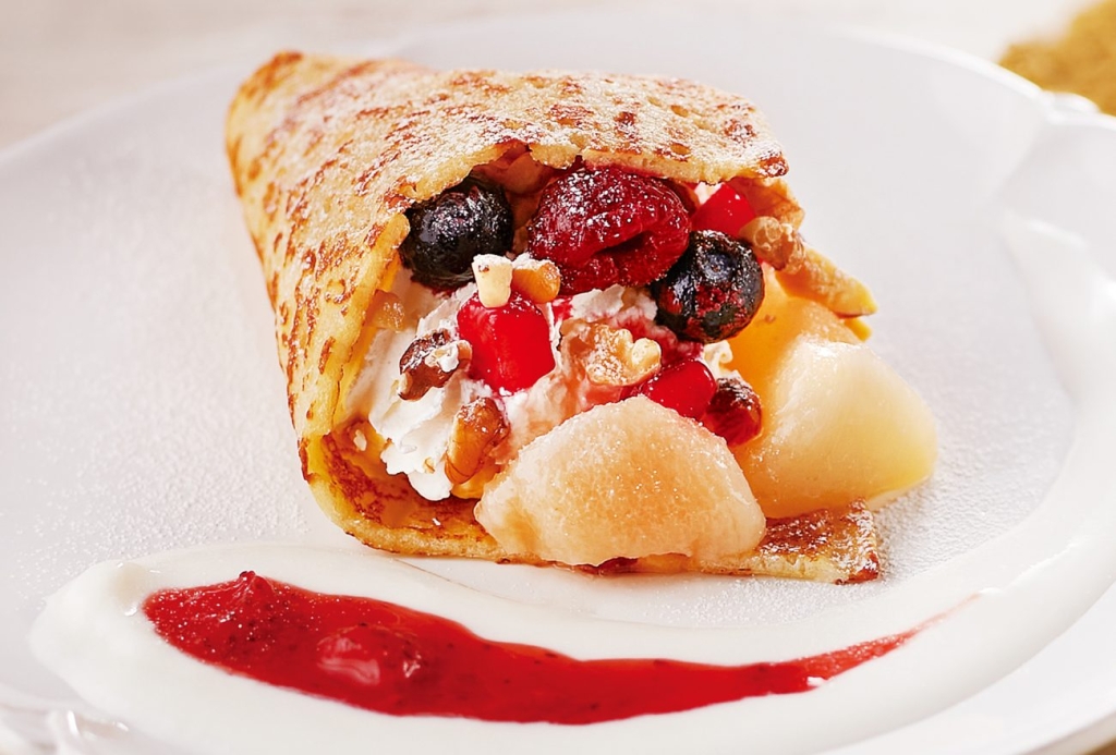 魅惑のクレープ 白桃と3種ベリー