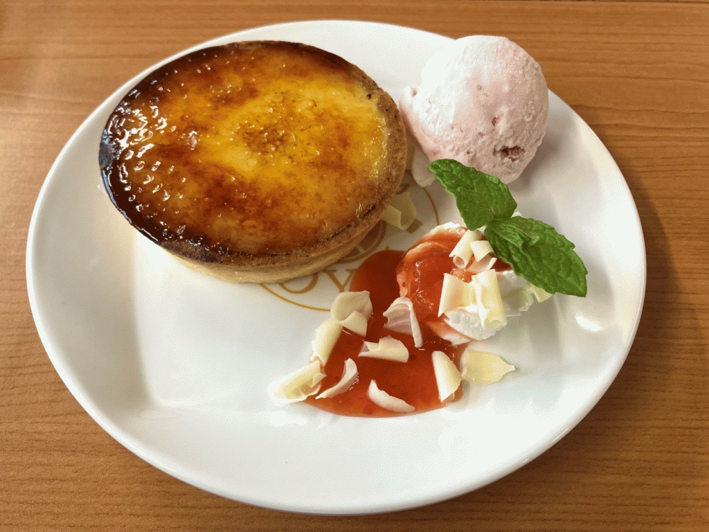 「とろけるブリュレタルト」 480円