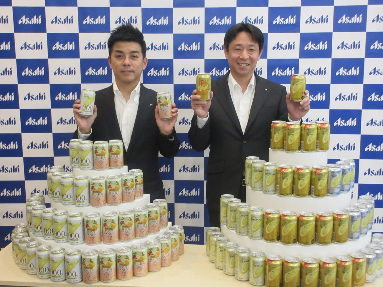 アサヒビール佐藤部長、同社古澤常務執行役員マーケティング本部長