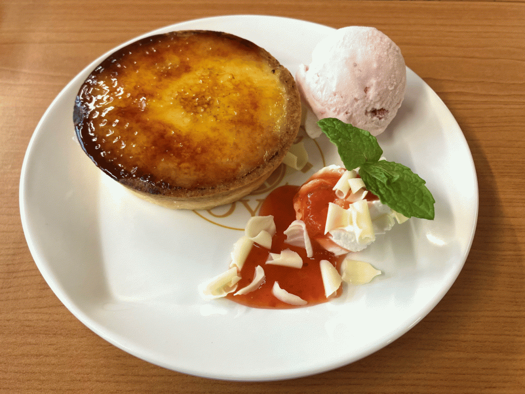 「とろけるブリュレタルト」 480円