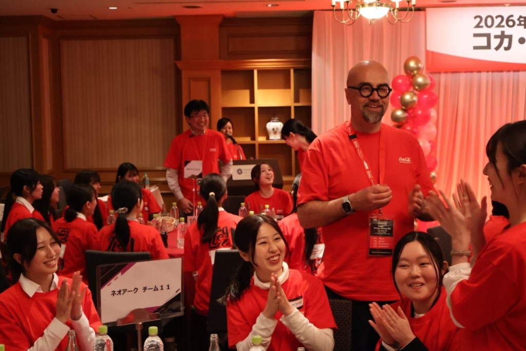 懇親パートでは、「コカ･コーラ」や「コカ･コーラゼロ」を飲み比べる「ききコーク」も行われた