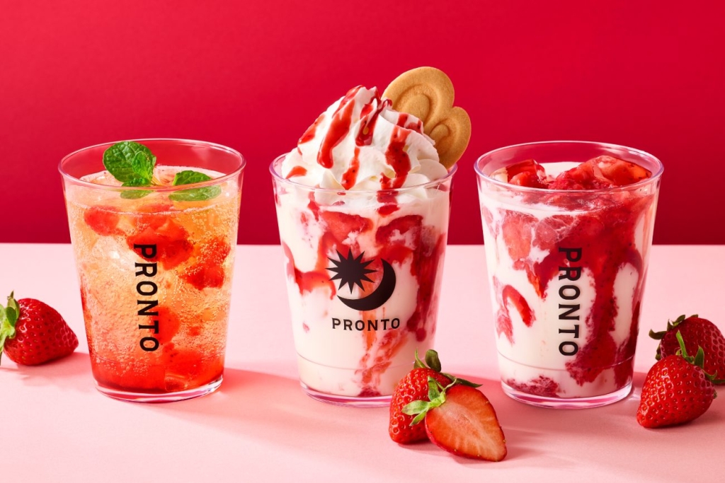 （左から）いちごのジャスミンティーソーダ、【Pラテ】ストロベリーヨーグルトラテ、つぶつぶいちごミルク