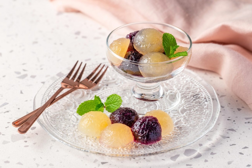 そのままデザートでも、ドリンクに入れてつぶしながら楽しんでも!ぷにっと新感覚「ジャム玉」