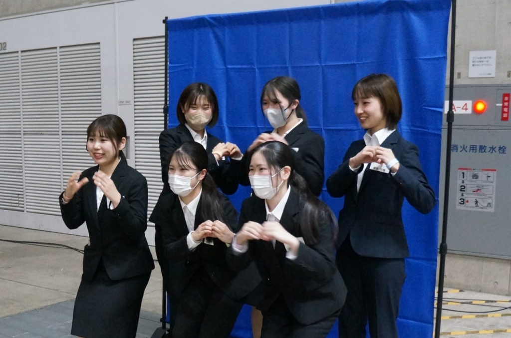 グループの色を決めてダンスを考案