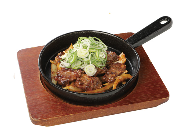 鉄板旨だれカルビ:858円(税込)