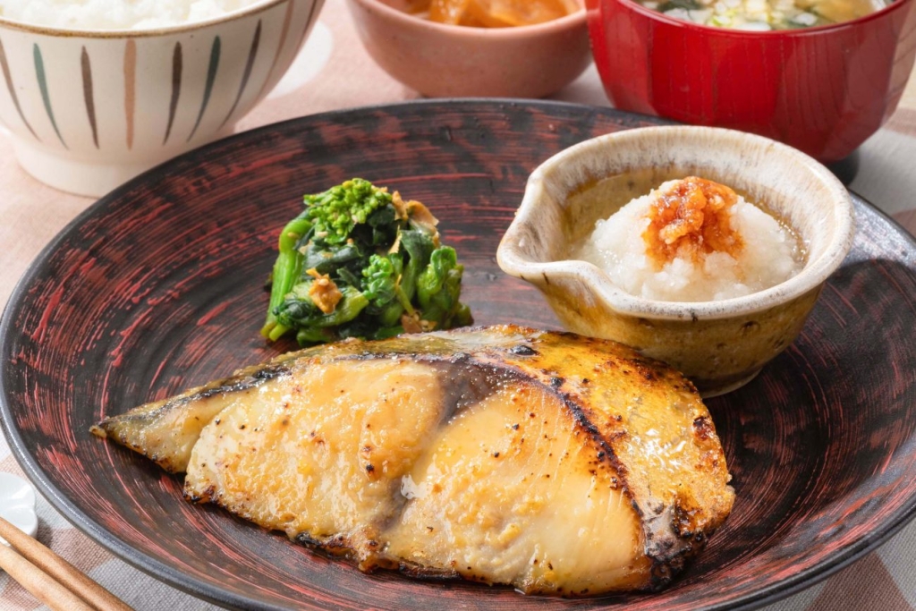 鰆の西京焼き 菜の花からし和え 添え