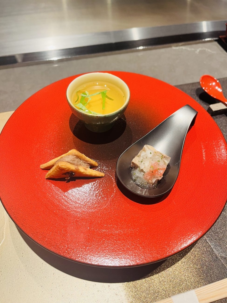 コースはお肉の前菜3種からスタート