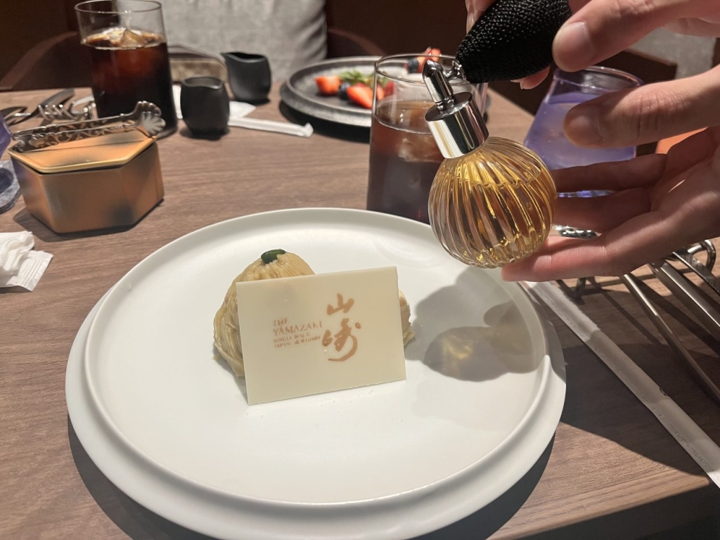 別席へ案内され、デザートをゆっくり楽しめる