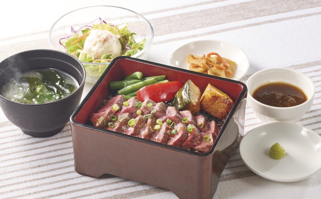 みすじステーキ重(みそ汁･惣菜･サラダつき)