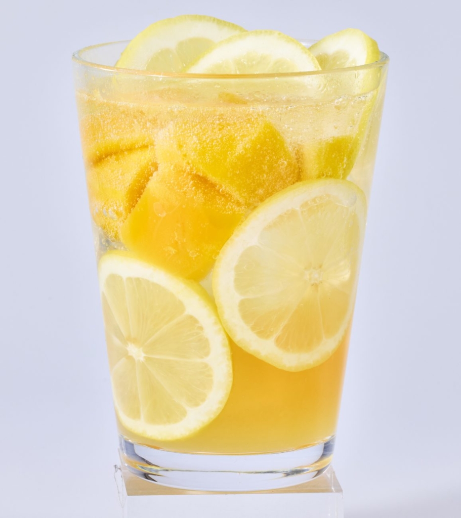 フローズンマンゴーレモネードソーダ