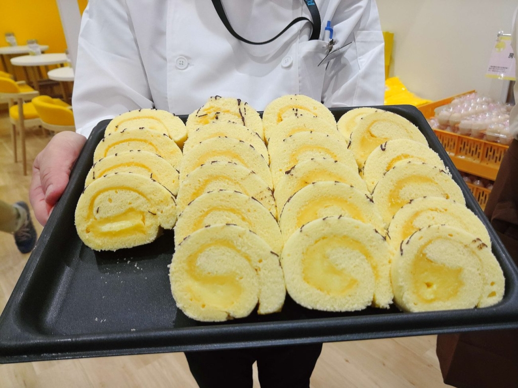 「房のたまご de お菓子工房」のロールケーキ