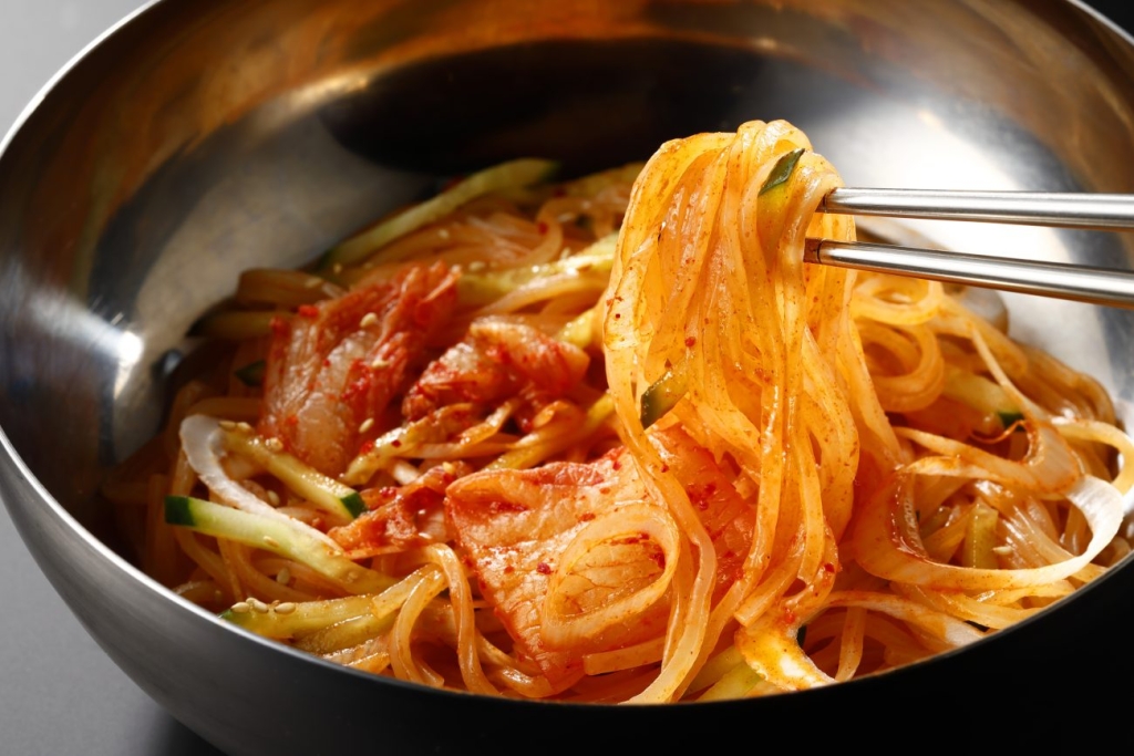 うま辛ビビン冷麺