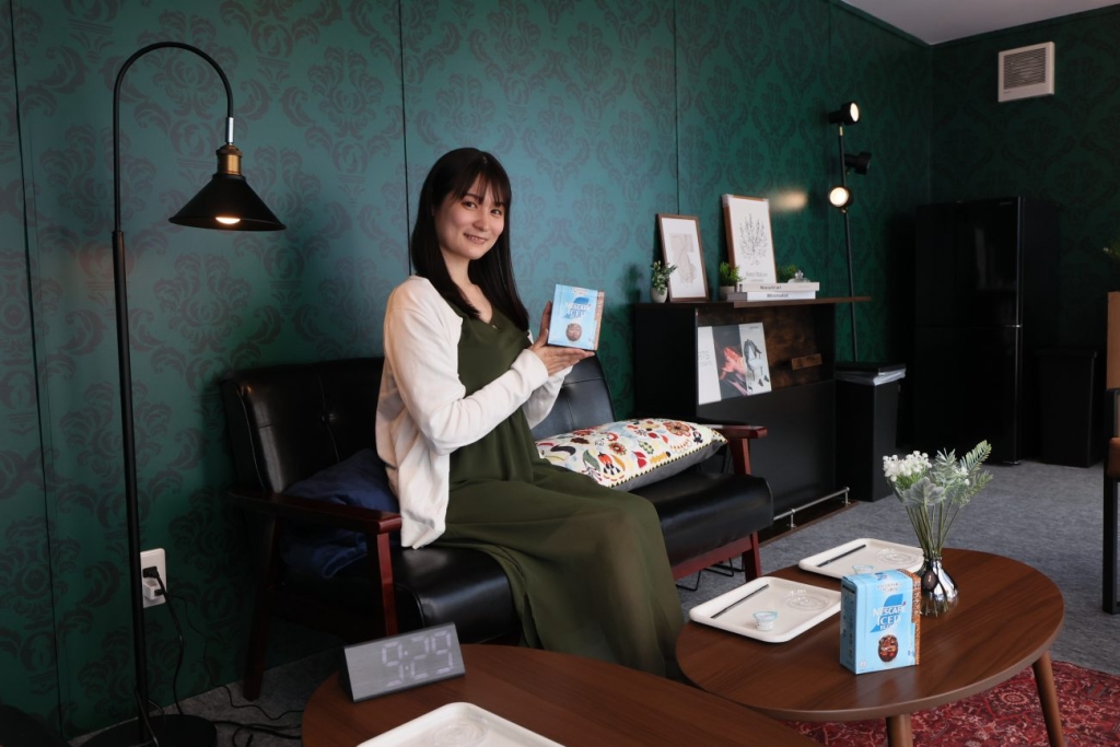 「どこかにいそうな隣人」をテーマにした4つの部屋を展開（写真は103号室）