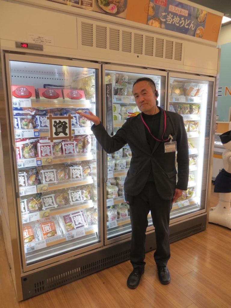 資さんうどんコーナーと早井店長